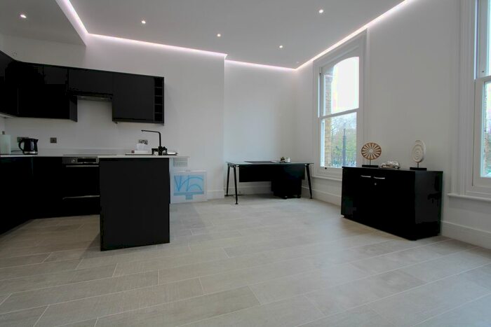 1 Bedroom Flat To Rent In Clapham Common South Side, Clapham Common, CR4