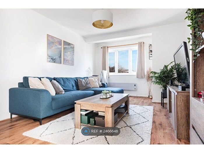 1 Bedroom Flat To Rent In Jade Close, London, E16