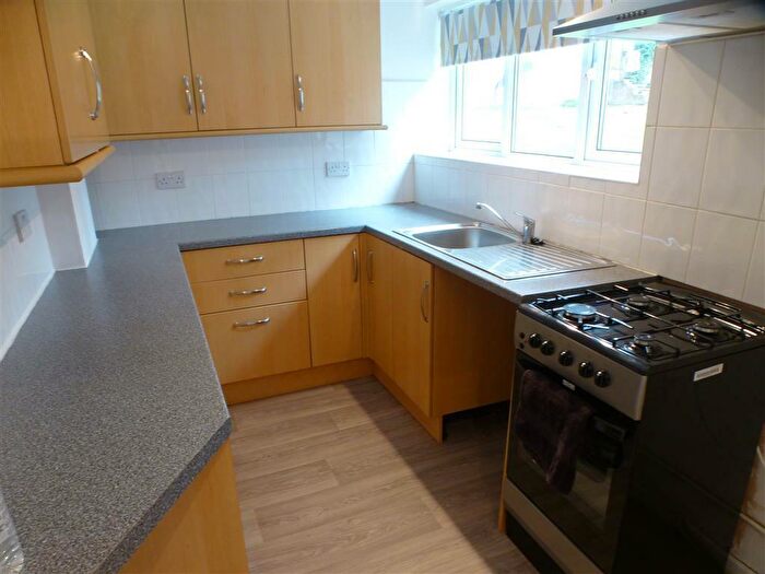 3 Bedroom Flat To Rent In Ellerside Grove, Birmingham, B31