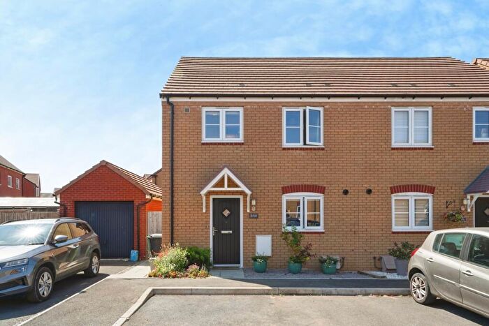 3 Bedroom Semi Detached House For Sale In Rudge Close, Hardwicke, Gloucester, Gloucestershire, GL2