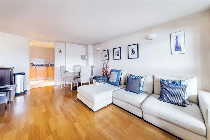 2 Bedroom Flat To Rent In Bermondsey Wall West, London, SE16