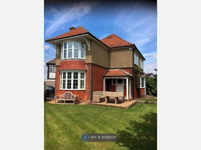 4 Bedroom Detached House To Rent In Milvil Road, Lee-On-The-Solent, PO13