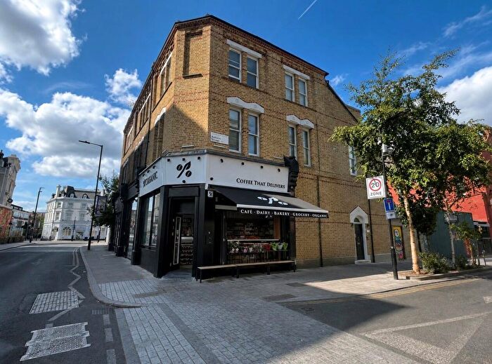 1 Bedroom Flat To Rent In Dalston Lane, London, Hackney, E8