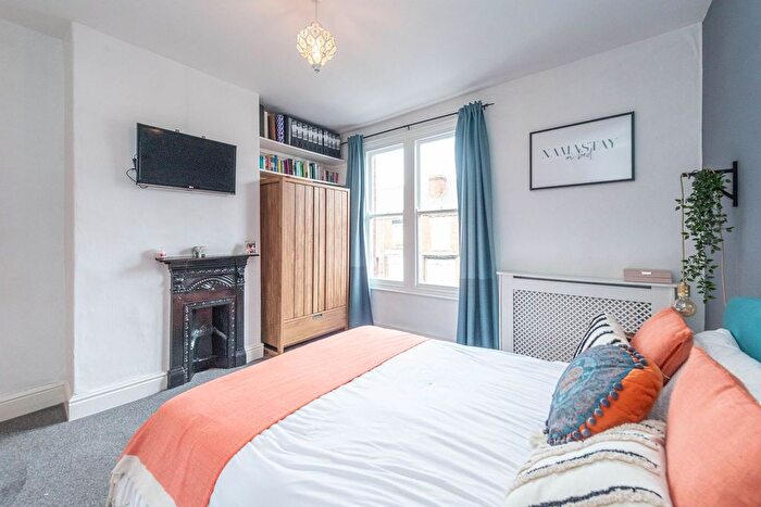 3 Bedroom Terraced House For Sale In Wath Road, Nether Edge, S7
