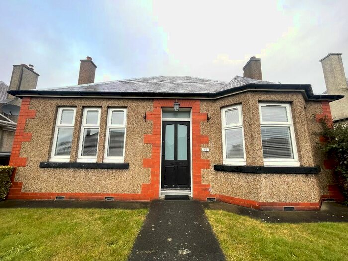 3 Bedroom Bungalow To Rent In Pitbauchlie Bank, Dunfermline, Fife, KY11