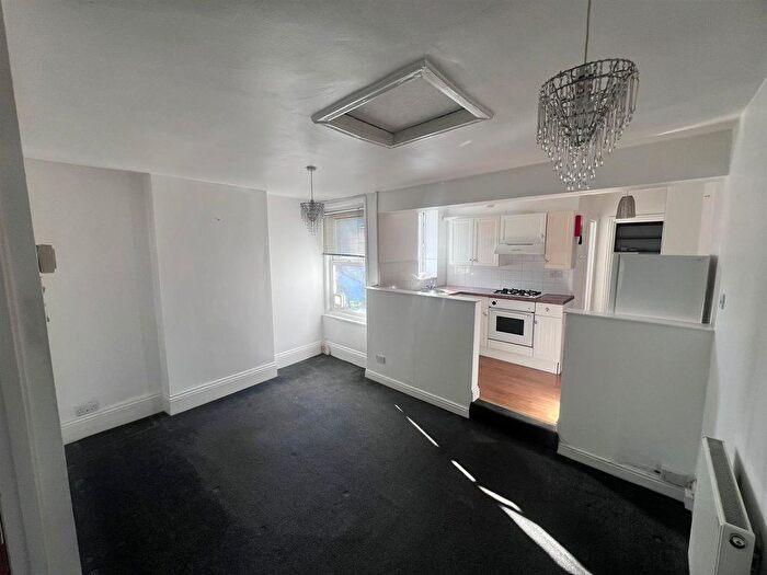 2 Bedroom Terraced House To Rent In Beatrice Road, Southsea, PO4