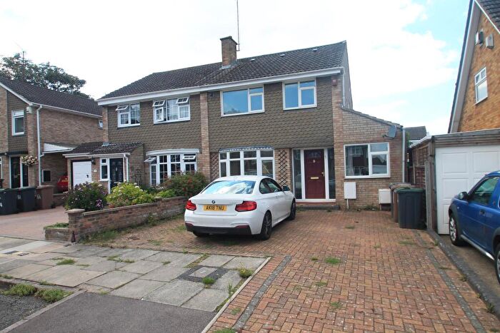 3 Bedroom House To Rent In Holgate Drive, Luton, LU4