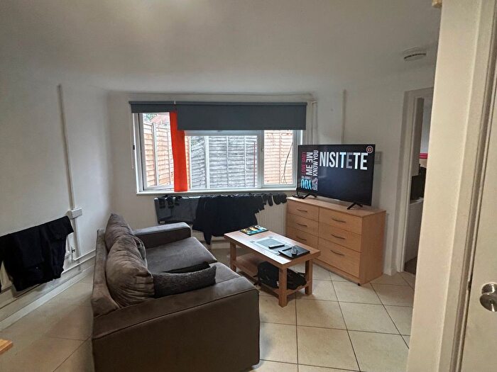 1 Bedroom Flat To Rent In Coldharbour Lane, Hayes, UB3