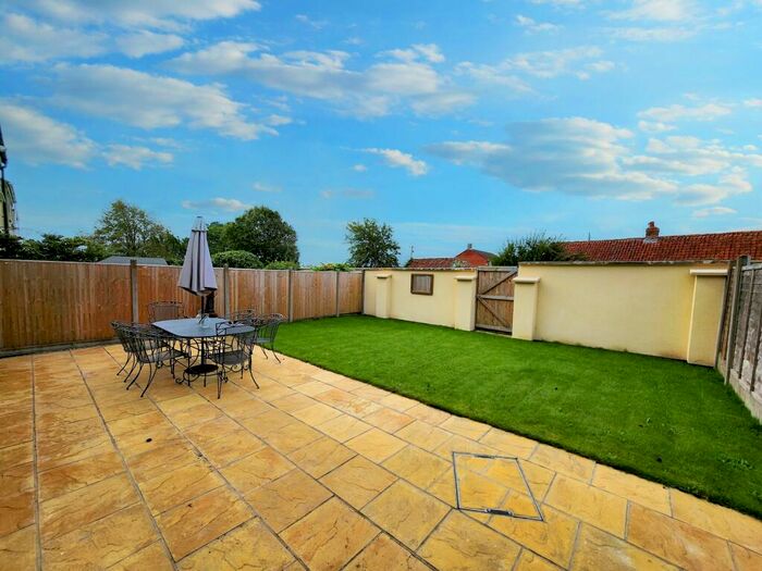 4 Bedroom Detached House For Sale In Southfield, Southwick, BA14