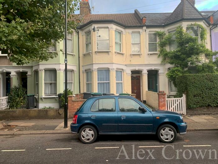 2 Bedroom Flat To Rent In Carlingford Road, Turnpike Lane, N15