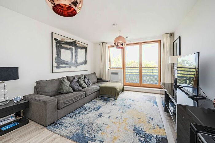 2 Bedroom Flat To Rent In Meath Crescent, Bethnal Green, London, E2