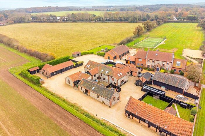 4 Bedroom Barn Conversion For Sale In Cromer Road, Roughton, Norfolk, NR11