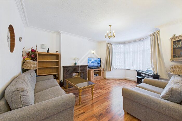 5 Bedroom Semi-Detached House For Sale In Nibthwaite Road, Harrow, HA1
