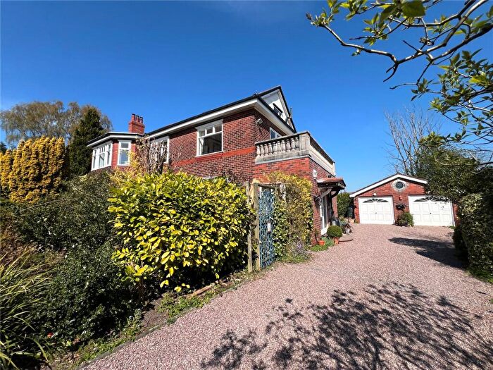 4 Bedroom Maisonette For Sale In Jacksons Edge Road, Disley, Stockport, Cheshire, SK12