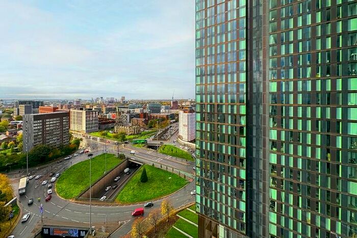 2 Bedroom Apartment To Rent In The Blade, Silvercroft Street Manchester, M15