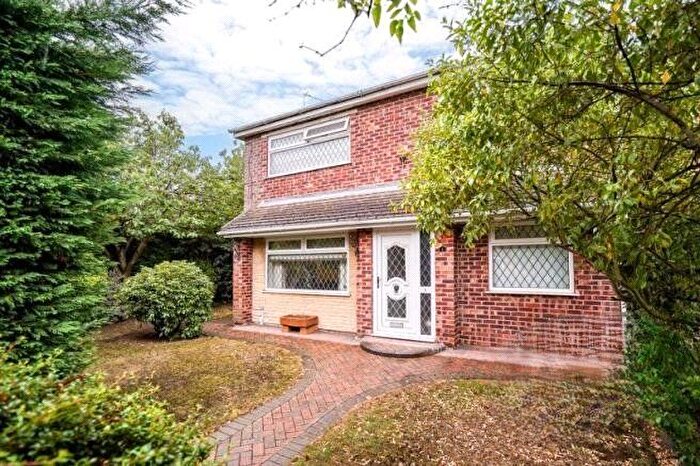 3 Bedroom Detached House For Sale In Chantry Close, Doncaster, South Yorkshire, DN4