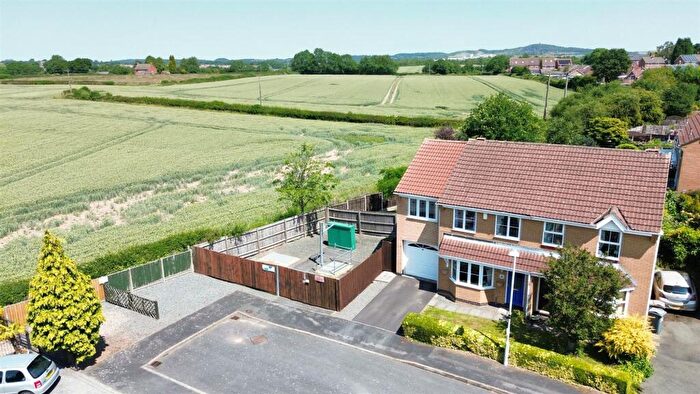 4 Bedroom Semi-Detached House For Sale In Channing Way, Ellistown, LE67