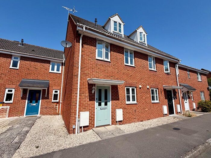 3 Bedroom Terraced House For Sale In Sprats Barn Crescent, Royal Wootton Bassett, Wiltshire, SN4