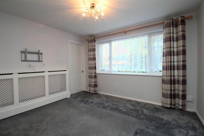 3 Bedroom Property To Rent In Feacey Down, Hemel Hempstead, HP1
