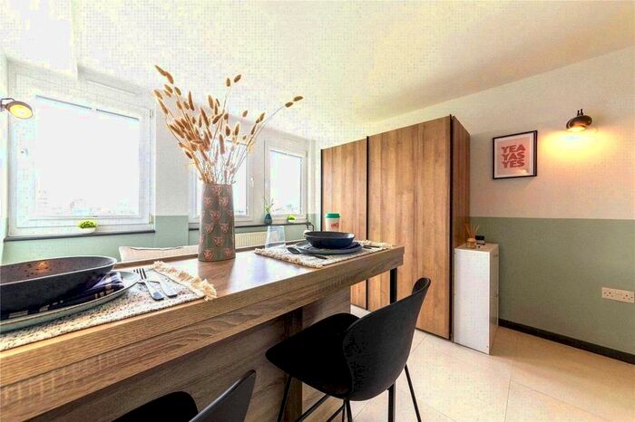 Studio To Rent In Uncle Stockwell, Courland Grove, London, SW8