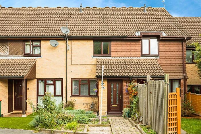 2 Bedroom Terraced House For Sale In Lancelot Close, Ifield, Crawley, RH11