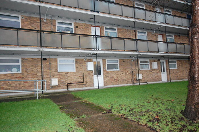 1 Bedroom Apartment For Sale In Wickhay, Basildon, SS15