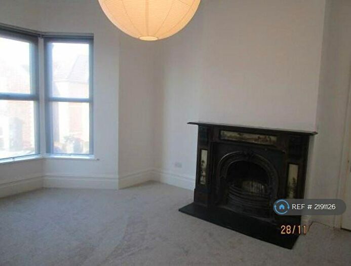 3 Bedroom Flat To Rent In North Road, Bristol, BS6