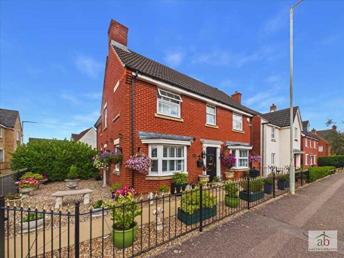 4 Bedroom Detached House For Sale In Wilkinson Drive, Grange Farm, Kesgrave, IP5