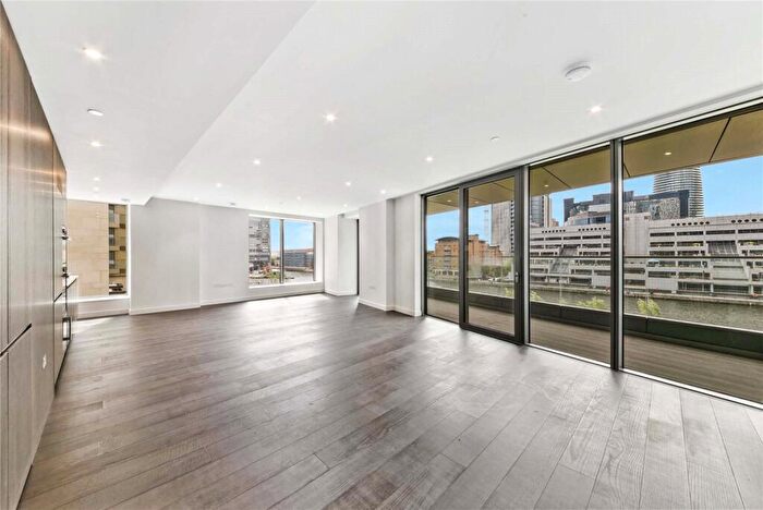 2 Bedroom Apartment To Rent In Park Drive, London, E14