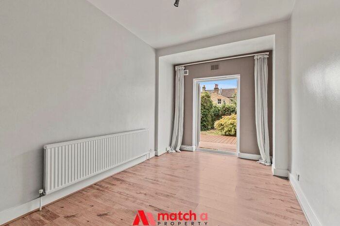 1 Bedroom Flat To Rent In St James Avenue, Ealing, London, W13