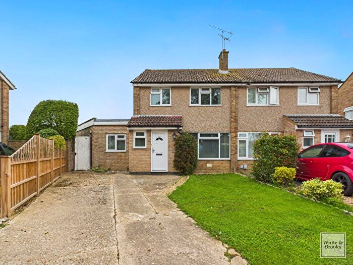 4 Bedroom Semi-Detached House For Sale In Ambleside Close, Bognor Regis, PO22