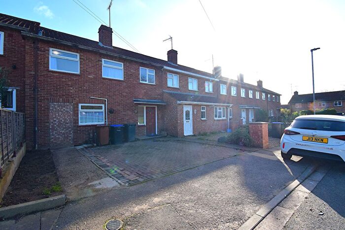 3 Bedroom Terraced House For Sale In Queens Crescent, Northampton, NN2