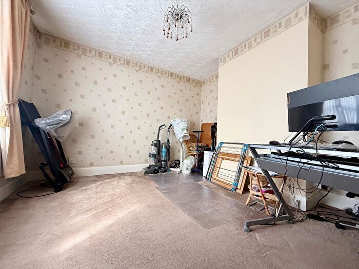 2 Bedroom Detached Bungalow For Sale In Wigmore Lane, Stopsley, Luton, Bedfordshire, LU2