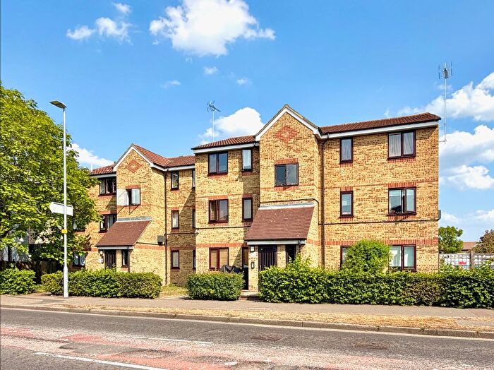 1 Bedroom Flat For Sale In Tolpits Lane, West Watford, WD18