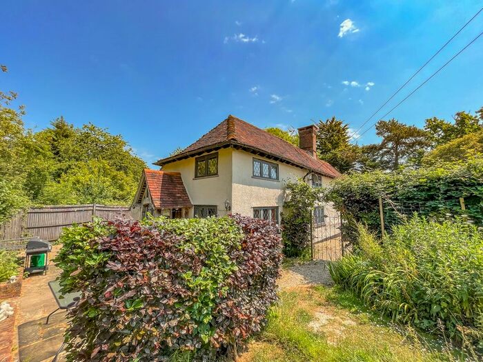 3 Bedroom Detached House For Sale In Battle Road, Staplecross, TN32