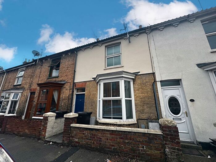 2 Bedroom Property To Rent In Albemarle Road, Taunton, TA1