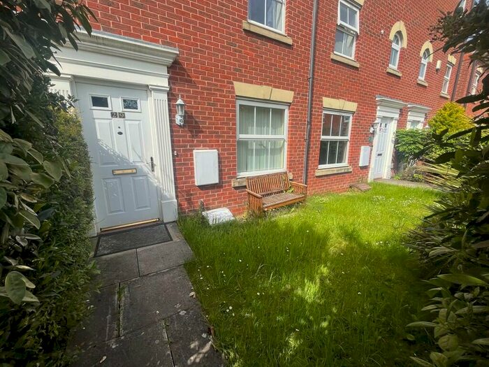 4 Bedroom Town House To Rent In Quins Croft, Leyland, PR25