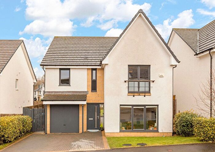 4 Bedroom Detached House For Sale In New Calder Mill Road, Livingston, EH54