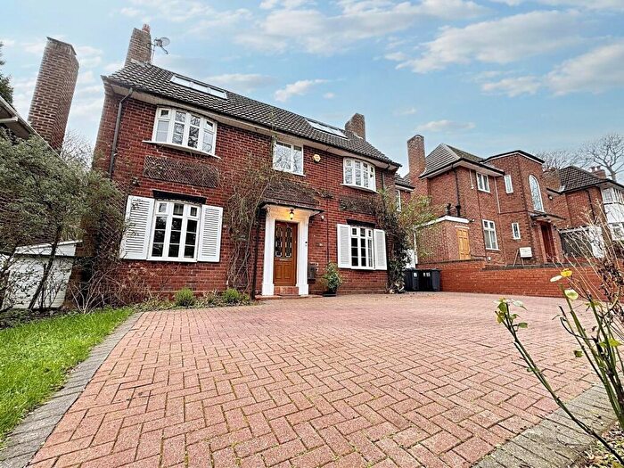 5 Bedroom Detached House For Sale In Hamstead Hill, Handsworth Wood, Birmingham, B20