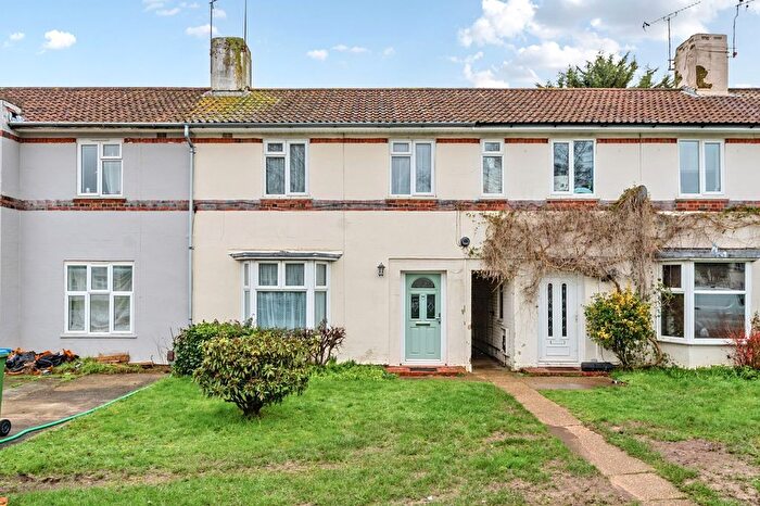 2 Bedroom Terraced House For Sale In Walnut Avenue, Mansbridge, Southampton, Hampshire, SO18