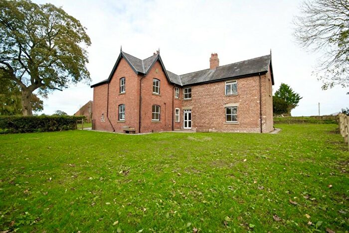 4 Bedroom Farm House To Rent In Pen Y Lan, Ruabon, Wrexham, LL14