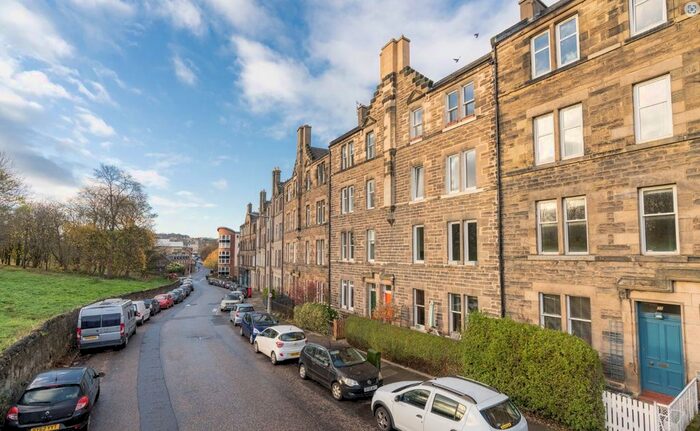 2 Bedroom Flat To Rent In Royal Park Terrace, Edinburgh, EH8