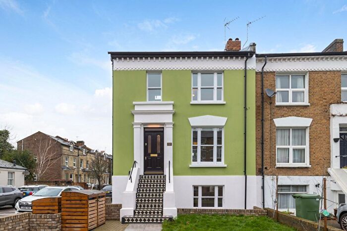 3 Bedroom Flat For Sale In The Grove, London, W5