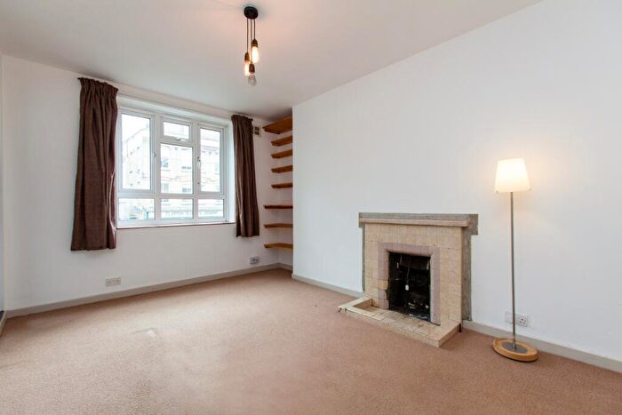 1 Bedroom Apartment To Rent In Chatsworth Estate, Elderfield Road, Hackney, E5