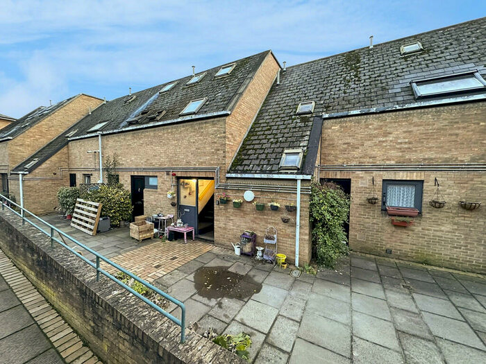 2 Bedroom Apartment To Rent In Manor Place, Cambridge, CB1