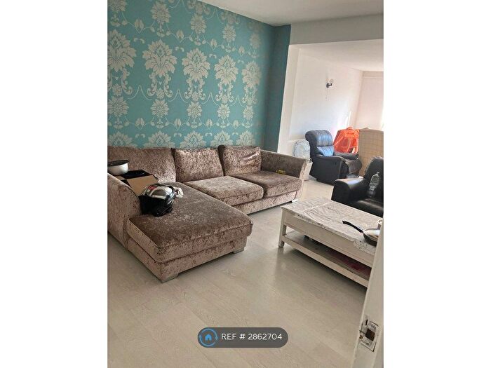 4 Bedroom Terraced House To Rent In Queenborough Gardens, Ilford, IG2