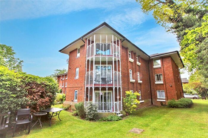 2 Bedroom Retirement Property For Sale In Cavell Drive, Enfield, Middlesex, EN2