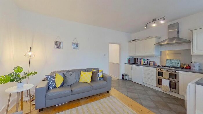2 Bedroom Maisonette To Rent In Strathville Road, London, SW18