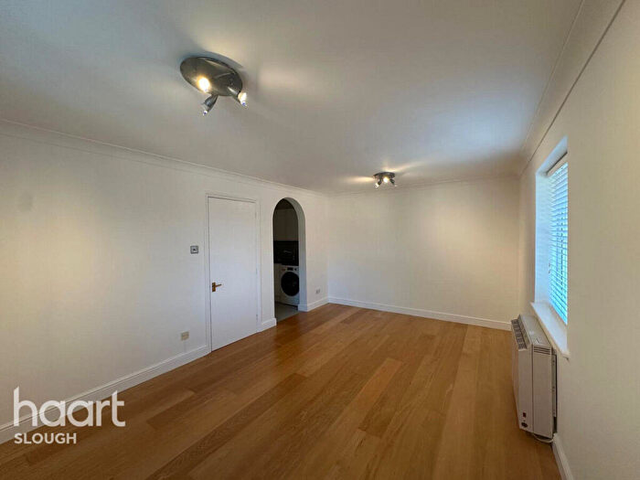 2 Bedroom Apartment To Rent In Arborfield Close, Slough, SL1