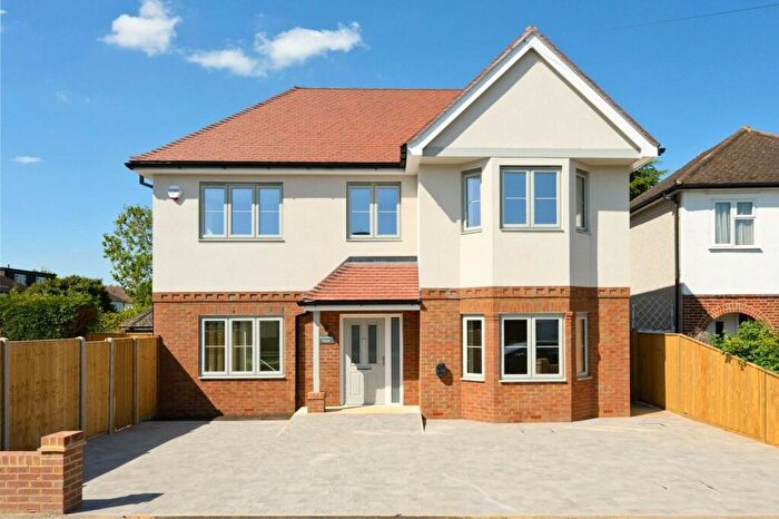3 Bedroom Detached House For Sale In Broadfields, East Molesey, KT8